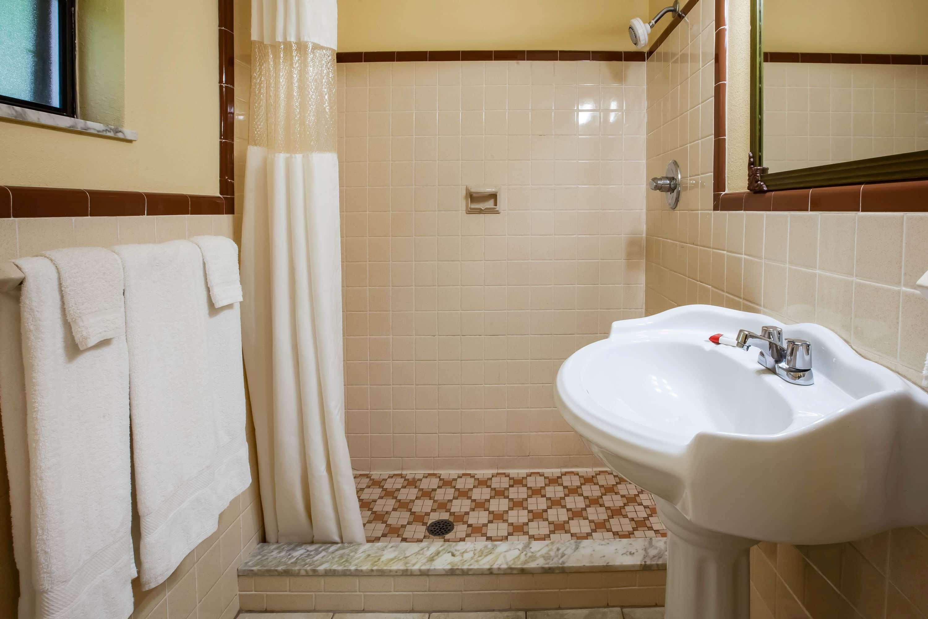 Days Inn By Wyndham Donegal Ngoại thất bức ảnh